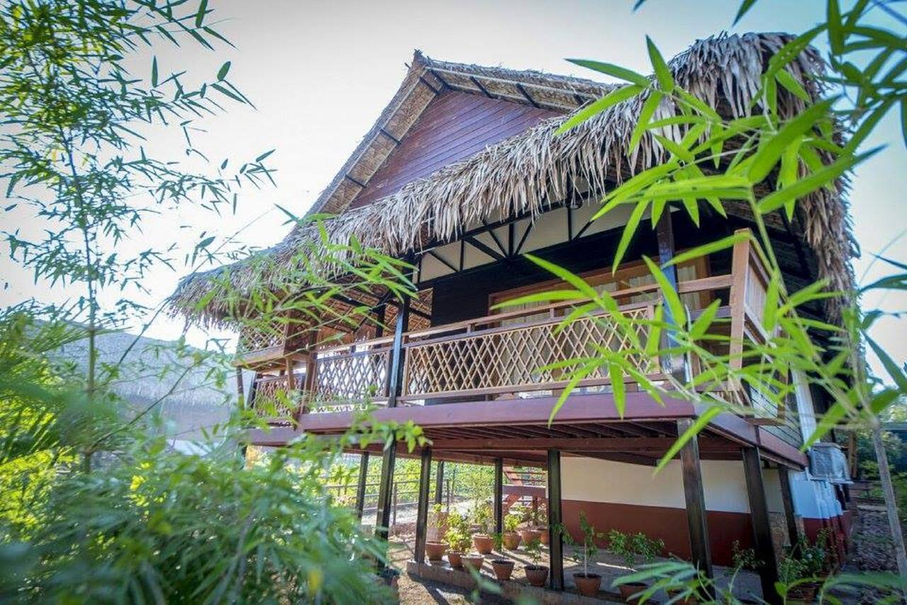 Hotel Queen Jamadevi Moulmein Exterior foto