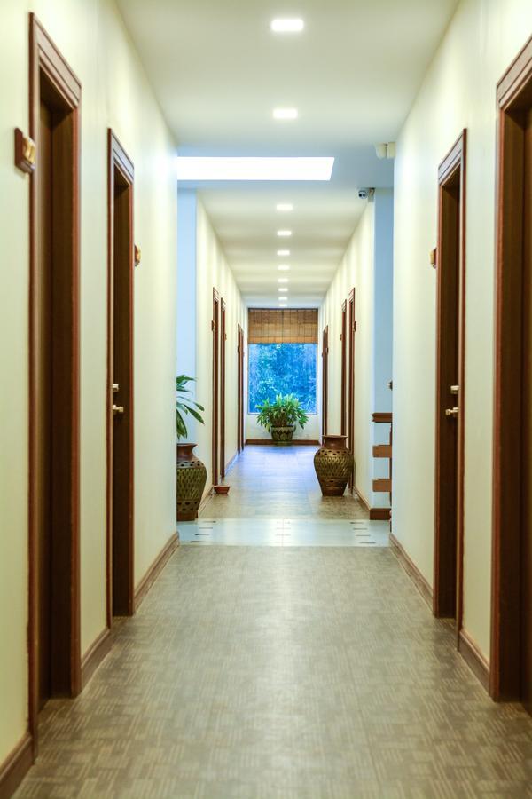 Hotel Queen Jamadevi Moulmein Exterior foto