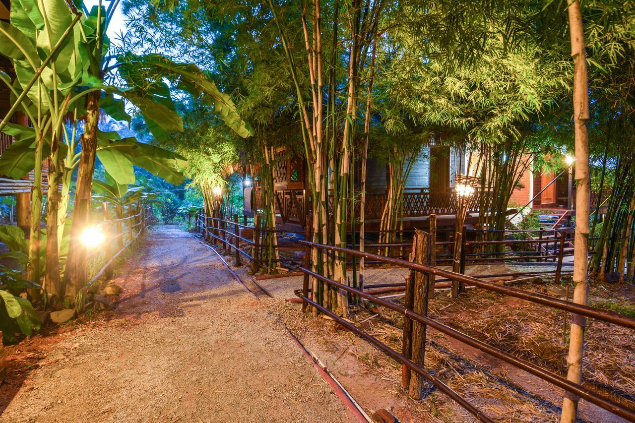 Hotel Queen Jamadevi Moulmein Exterior foto