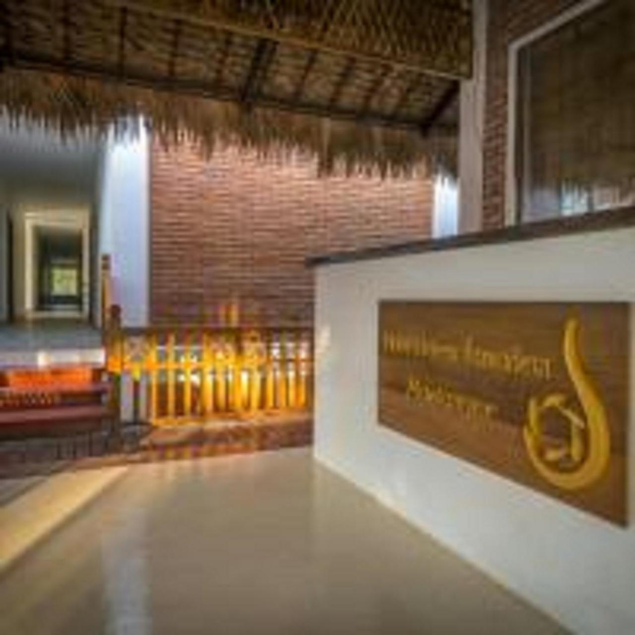 Hotel Queen Jamadevi Moulmein Exterior foto